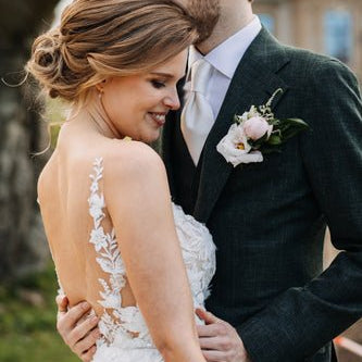 The Perfect Bridal Earrings: A Personal Story of Love and Style - DAANA